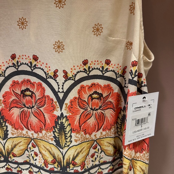 O’Neill Tie Back Crop Sleeveless Blouse - Picture 3 of 3